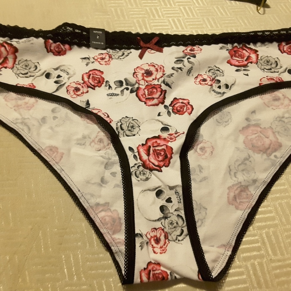 Torrid Size 2 skull panties